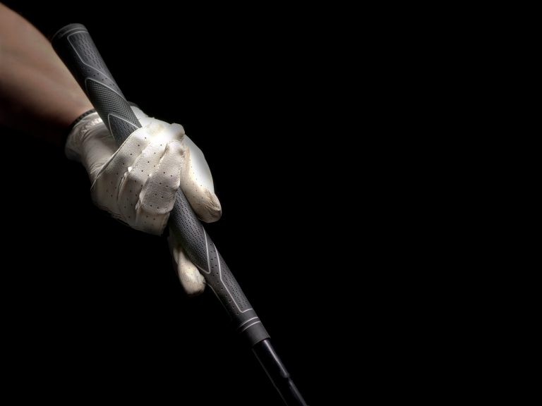 How to Regrip Golf Clubs: Step-by-Step Guide for Beginners